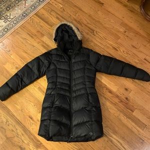Mountain Hardware winter coat🌙